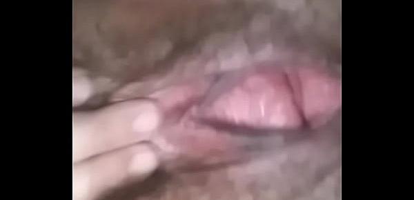  Vagina peluda bien abierta